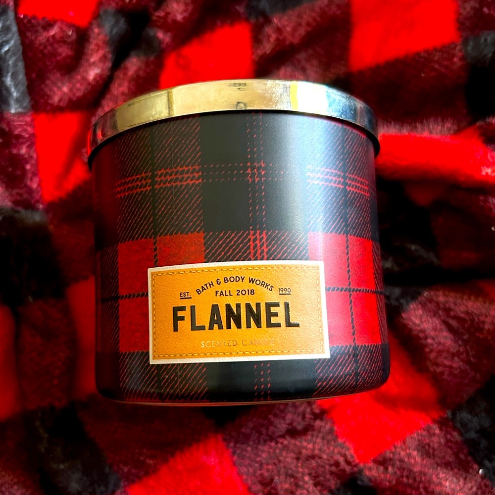 2018 Flannel 3 wick candle bath and body works